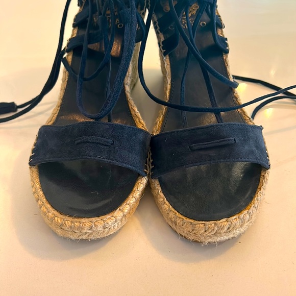 VINCE CAMUTO blue suede ankle wrap 3 1/2 inch wedges size 8.5 - Picture 7 of 7